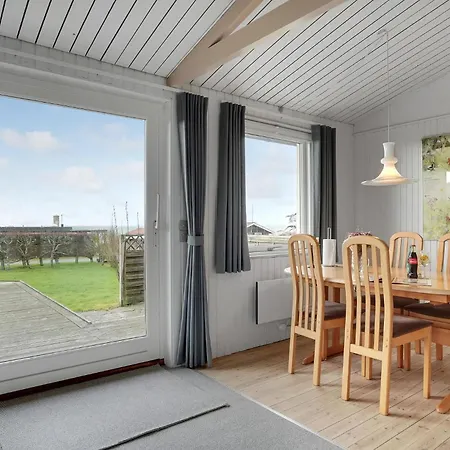 Jolie Maison à Avec Vue Assens